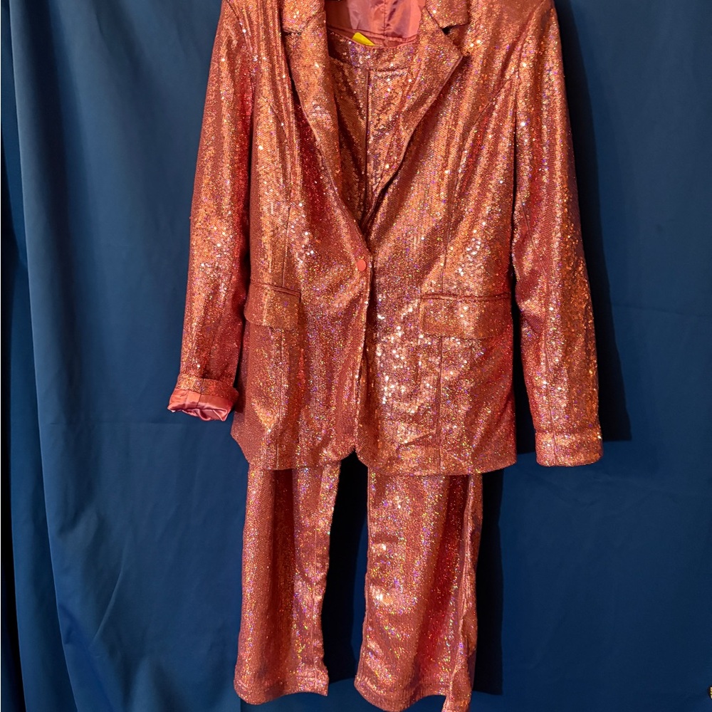 Pink sequins suit CL for valentines fun!